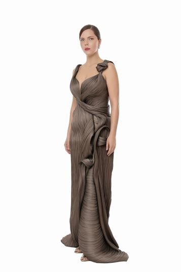 Robe de soirée grande taille avec détails à volants
